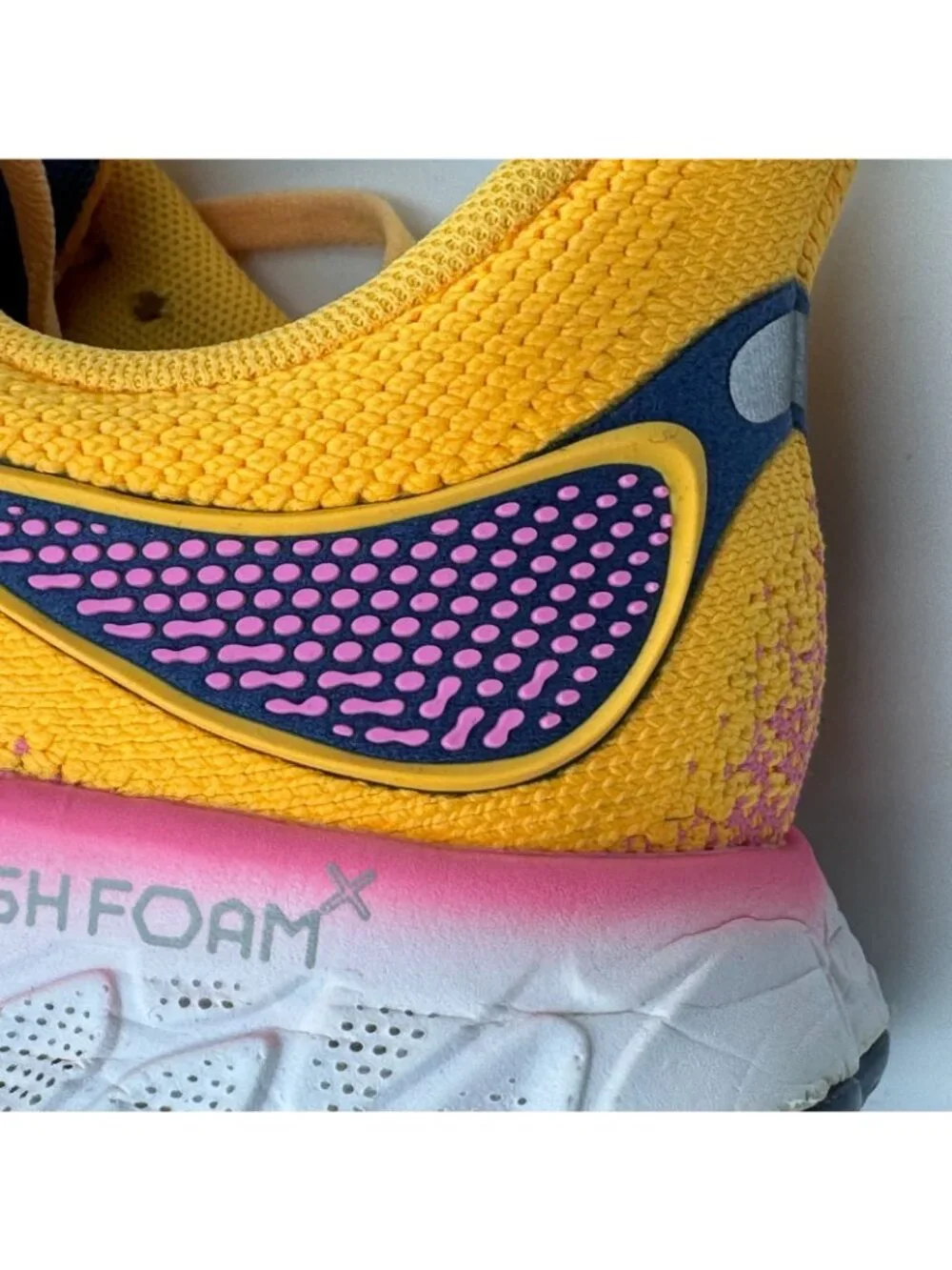 New Balance Fresh Foam X 1080v12 W1080M12 Athletic Sneaker Women's 8.5B Yellow